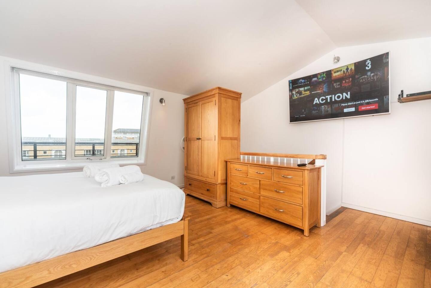 Sunny Maisonette With Views Over Canary Wharf, London Luaran gambar