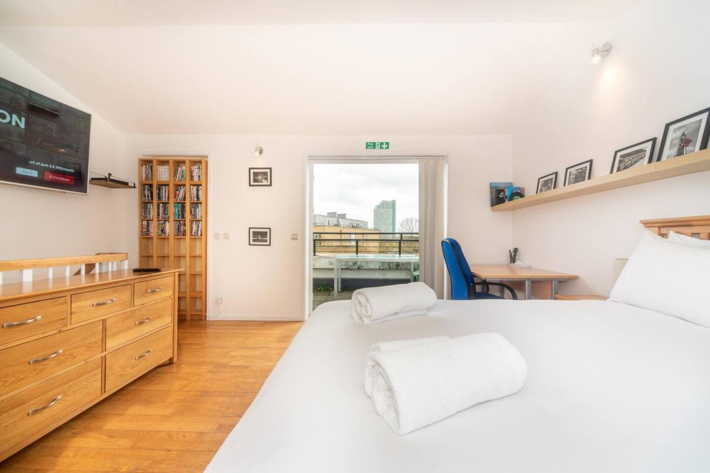 Sunny Maisonette With Views Over Canary Wharf, London Luaran gambar