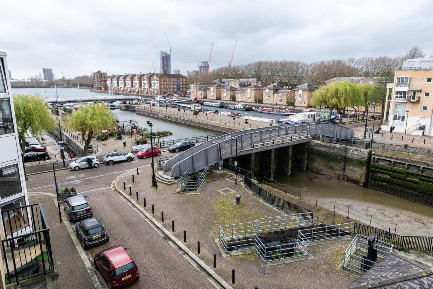 Sunny Maisonette With Views Over Canary Wharf, London Luaran gambar