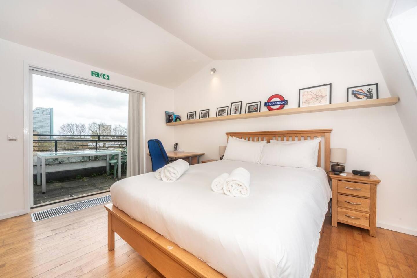 Sunny Maisonette With Views Over Canary Wharf, London Luaran gambar